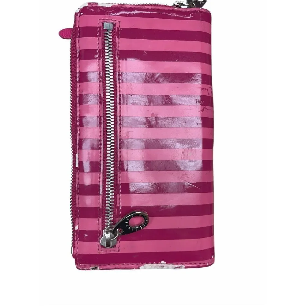 Victoria’s Secret Faux Leather zip around wallet classic edition some wear and p - Picture 4 of 6